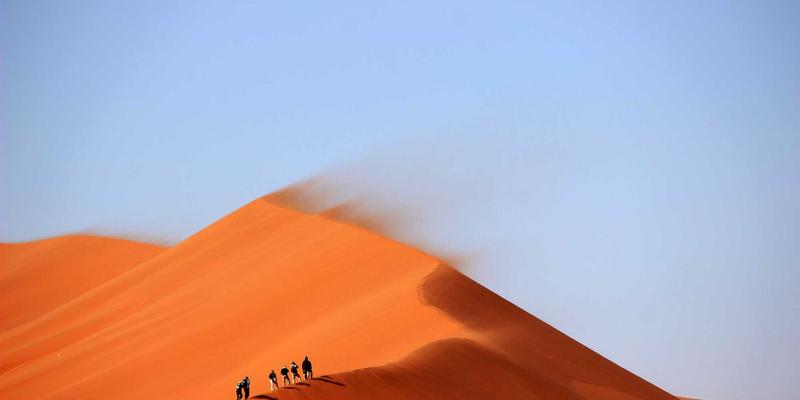 经典诗词中的道家智慧:在喧嚣时代重寻心灵山水